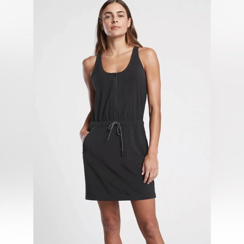 Athleta Black Expedition Dress 👗